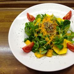 Mango - pompoen - spruit salade