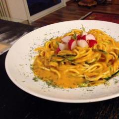 Courgette en daikon radijs noedels. Oh yum!