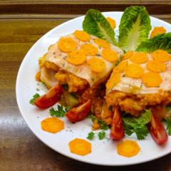 Radijs - tomaten - "lasagne" met sinaasappelen - dadels - saus