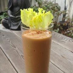 Apple - banaan - carob - smoothie