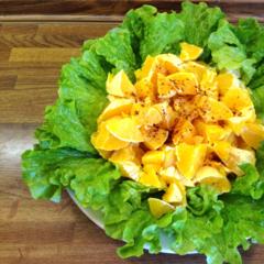 Sinasappel salade met carob