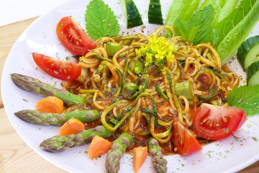 Asparagus noodles with paksoi blossoms