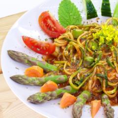 Asparagus noodles with paksoi blossoms