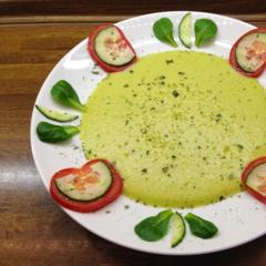 Ananas - komkommer - dadelen - soep
