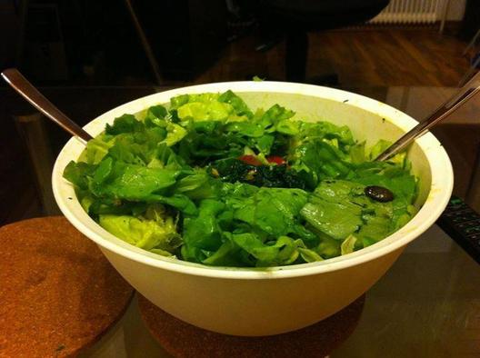 Een groot, gelukkig salade. :)