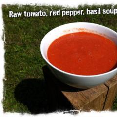 Rauwe tomaat, rode peper, basilicum soep <3