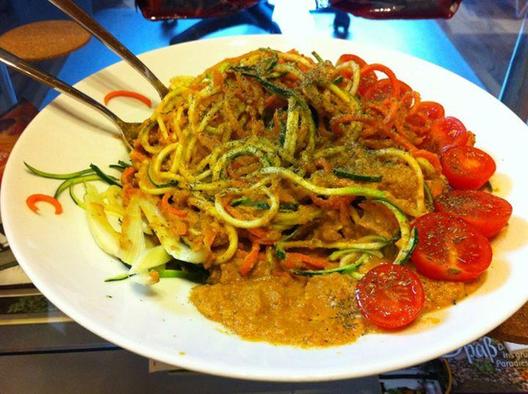 Courgette-wortel-paprika spaghetti ^ _ ^